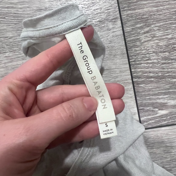 Aritzia Foundation relaxed t shirt - Picture 6 of 7